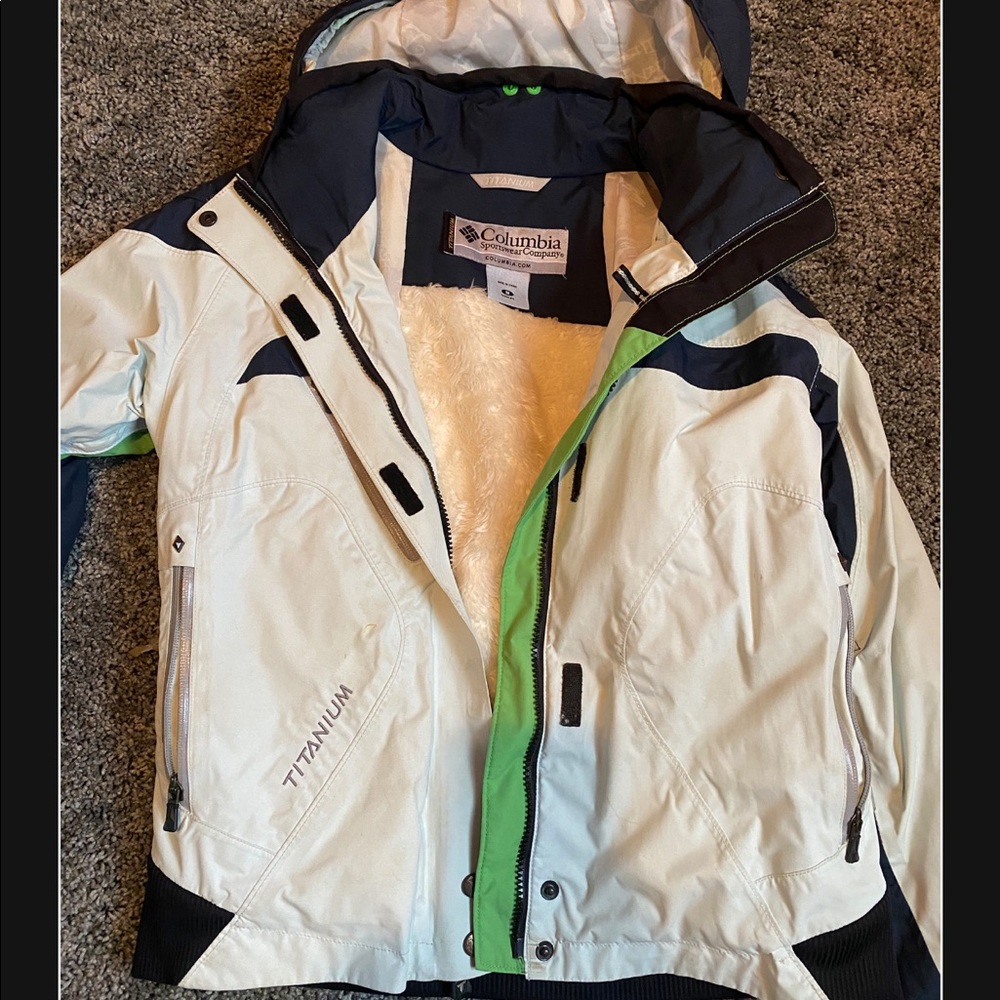 WOMEN’S COLUMBIA TITANIUM SERIES SKI JACKET
